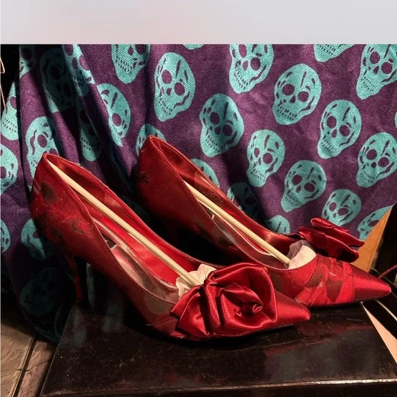 White House Black Market Red Satin Heels with Floral Detail - Picture 2 of 7
